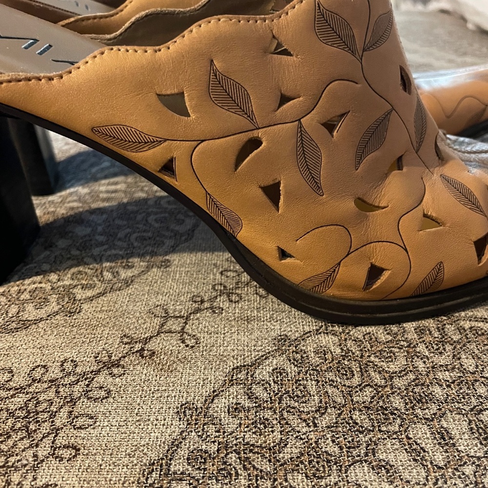 Mia tan leather heel mule - Picture 6 of 7